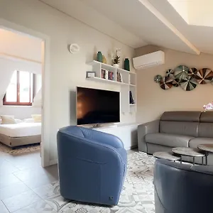 https://comecasa-duomo-exclusive-2-beds-apartament.it-lombardy.com