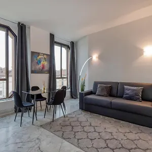 https://royal-suites-duomo-santo-stefano.it-lombardy.com